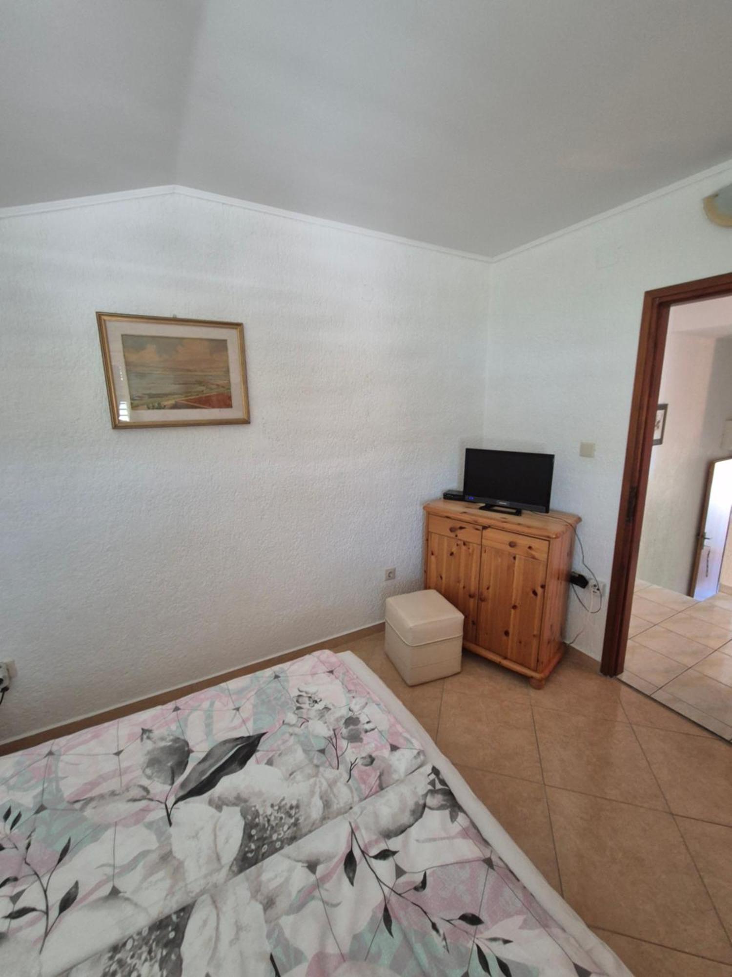 Apartmani Mira Супетарська Драґа Номер фото